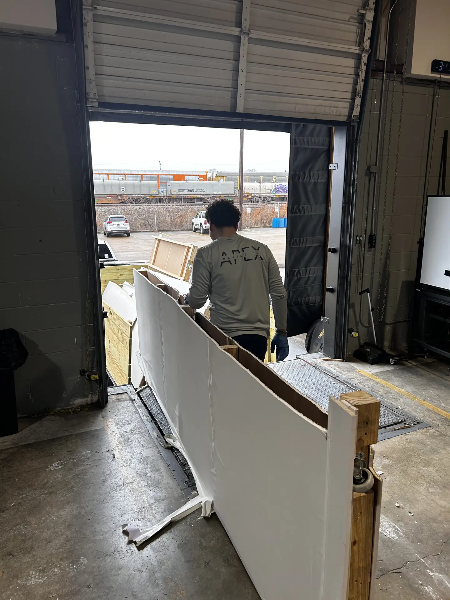 ApexMovingCo - JunkRemovalBG